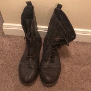 Combat boots